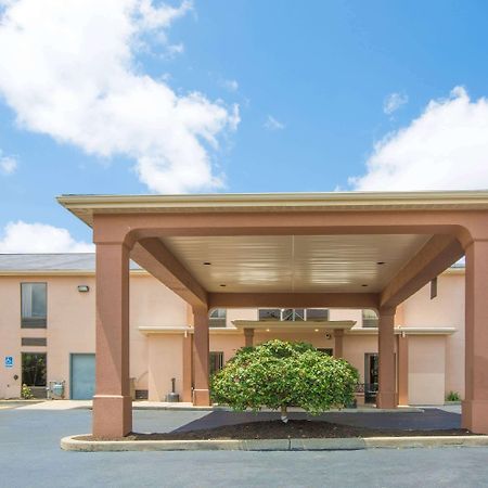 Howard Johnson By Wyndham Beckley Exteriör bild
